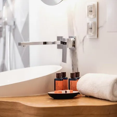 Mogilska By Renters Prestige Апартаменты